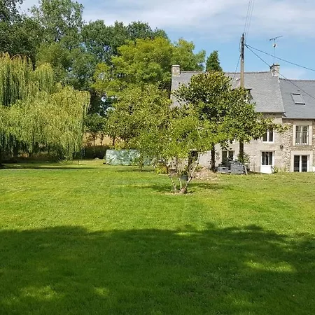 L'Eau Qui Dort - Chambres Et Tables D'Hotes Pleslin-Trigavou Exterior photo